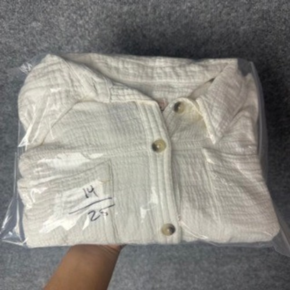 We The Free Button Down Shirt Womens Small White Gauze Raw Hem Top - Picture 10 of 10